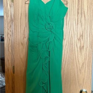 Elegant Green Evening Dress